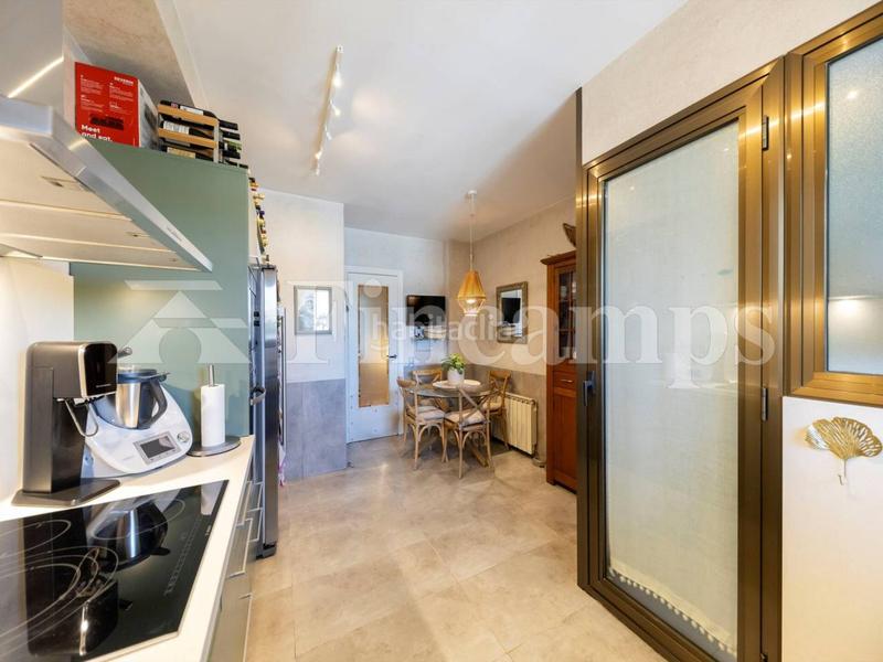 Foto b12eb035-3a33-404f-9f41-61760604e185. Attico con riscaldamento parcheggio in Centre Sabadell