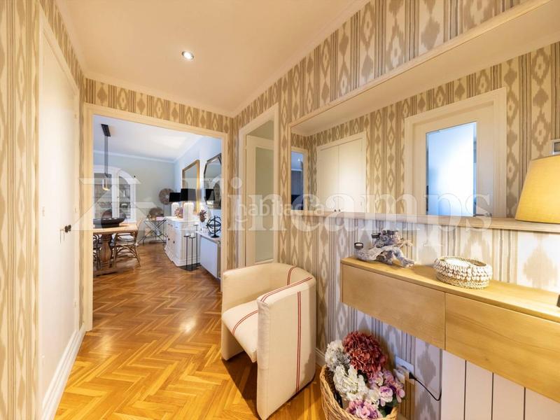 Foto bb65537c-7cf4-4a95-bd7f-8d657cc1baf4. Attico con riscaldamento parcheggio in Centre Sabadell