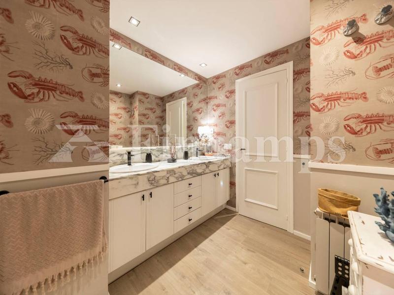 Foto bf409e7f-f577-4049-af36-eb9dde5d8481. Attico con riscaldamento parcheggio in Centre Sabadell