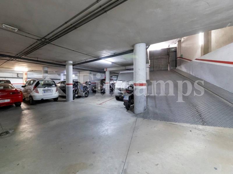 Foto df3e484b-daac-4c18-8007-eab0e0fb6668. Attico con riscaldamento parcheggio in Centre Sabadell