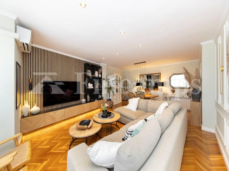 Foto f8be60de-b724-4941-af2f-adc643560c2d. Attico con riscaldamento parcheggio in Centre Sabadell