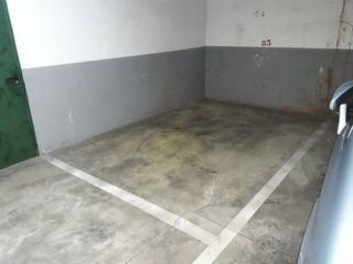 Rent Car parking  Calle duran i sors. Parking para moto de alquiler