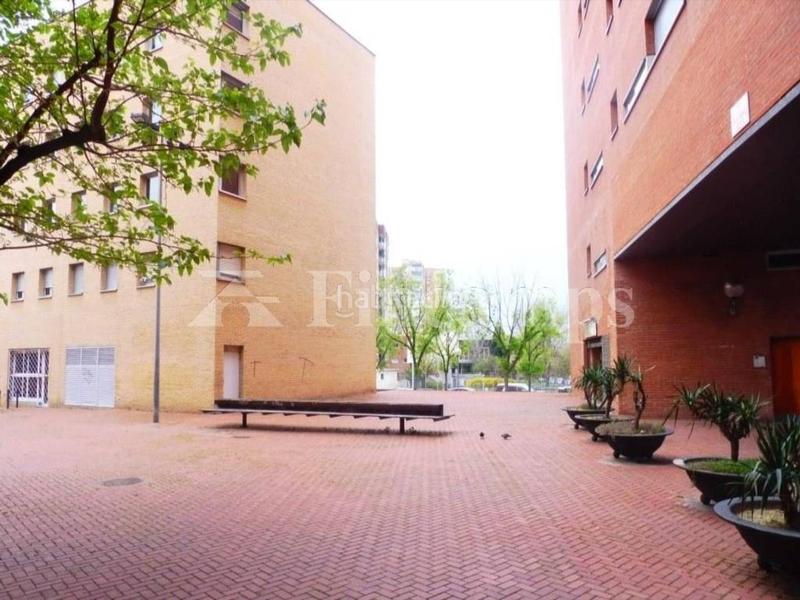 Foto 8c5721d1-8d09-4884-97c4-f44ca27fd0d5. Alquiler local comercial en vallirana 22 pequeño local totalmente reformado en Sabadell