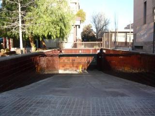 Parking coche en Industria