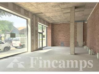 Location Local commercial  Brutau. Local en alquiler en eixamplesant oleguer