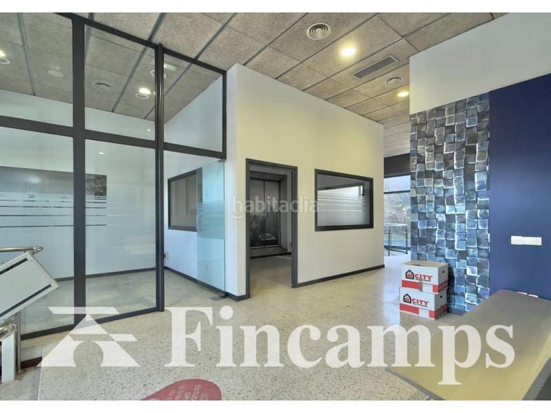 Foto b43d007e-7a62-4c79-947f-d17867c52f76. Lloguer local comercial a Concòrdia Sabadell