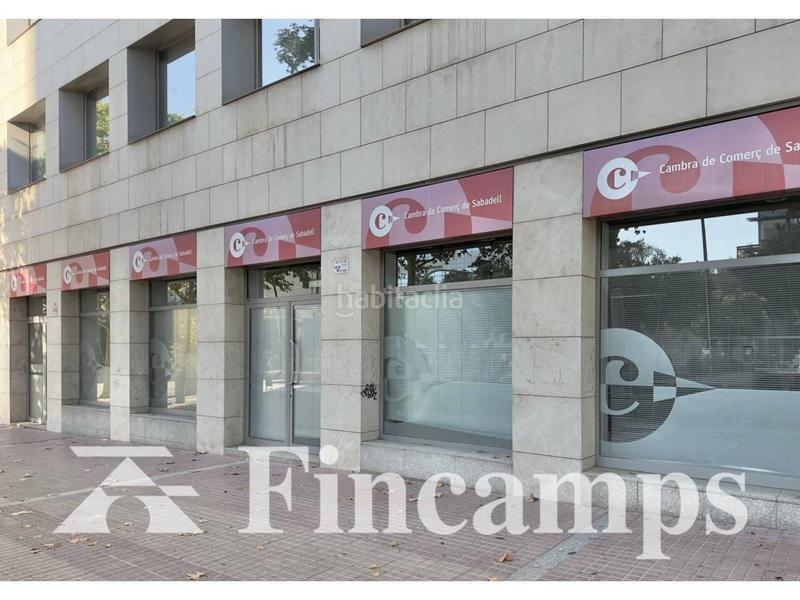 Foto 98eaf920-f193-45cd-b373-12459300a3aa. Location local commercial dans Concòrdia Sabadell