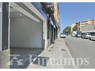 Location Local commercial à Terrassa 167-173. Local comercial con posibilidad de salida de humos