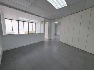 Location Bureau à Les valls 10. Oficina recién remodelada en alquiler