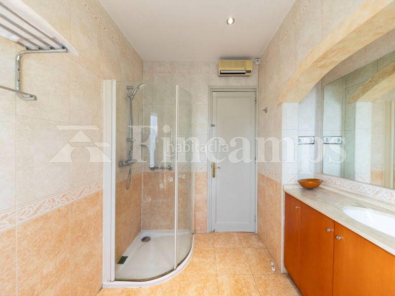 Foto 787ce0a8-f212-44e2-92be-9bafe4295073. Casa amb calefacció aparcament a Can Feu Sabadell