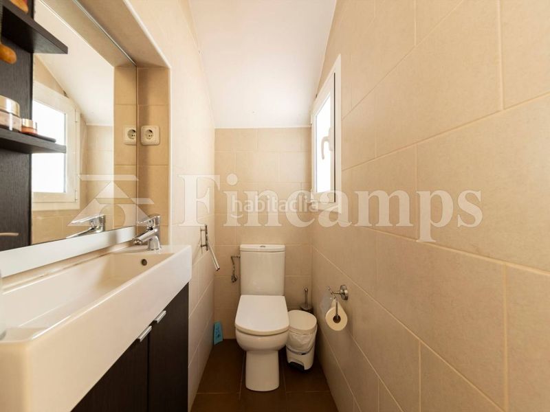 Foto b2b53986-6c96-42db-8301-ea7075dc1205. Casa amb calefacció aparcament a Can Feu Sabadell