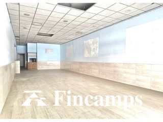 Business premise in Calle Latorre 25-27