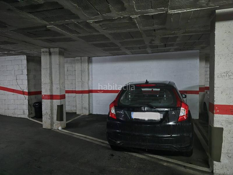 Foto 15458618-ea79-4563-a44b-672e69430bc8. Aparcament cotxe a Centre Sabadell