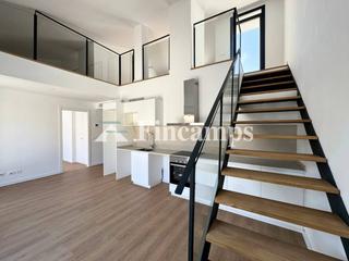 Appartement dans Ponent 72. tico dplex muy luminoso con gran terraza en el centro de sabad