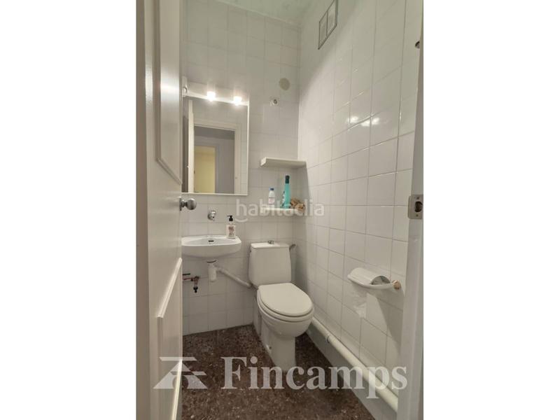 Foto 92cec02c-1164-4192-b0e3-147e2ce86166. Alquiler oficina local en venta en eixamplesant oleguer en Sabadell