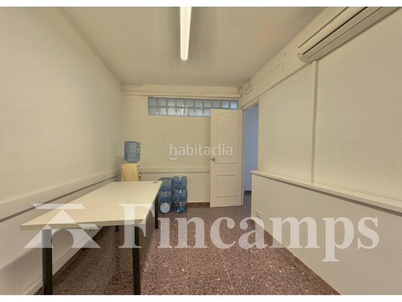 Foto a41151e0-e7fa-4c80-b05a-7c1b9966d749. Alquiler oficina local en venta en eixamplesant oleguer en Sabadell