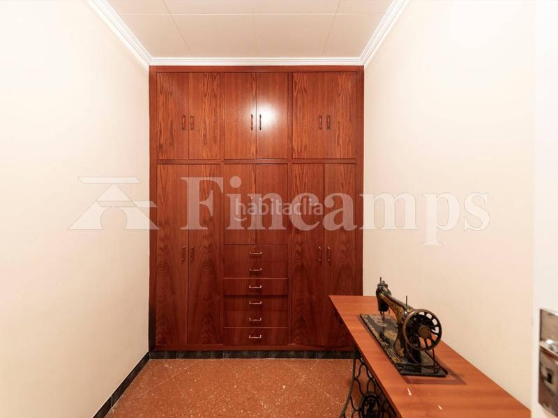 Foto 24b55ca4-ce01-42ce-9dd9-8a9ac3f7e8eb. Casa gran casa a leixample semi centre amb pati i pàrquing en Sabadell