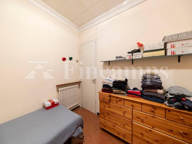 Foto d796fb5e-37e7-4134-81e7-4d3b017d95ce. Casa gran casa a leixample semi centre amb pati i pàrquing en Sabadell