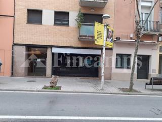 Lloguer Local Comercial  Onze de setembre. Local comercial con salida de humos  en av. onze de septiembre