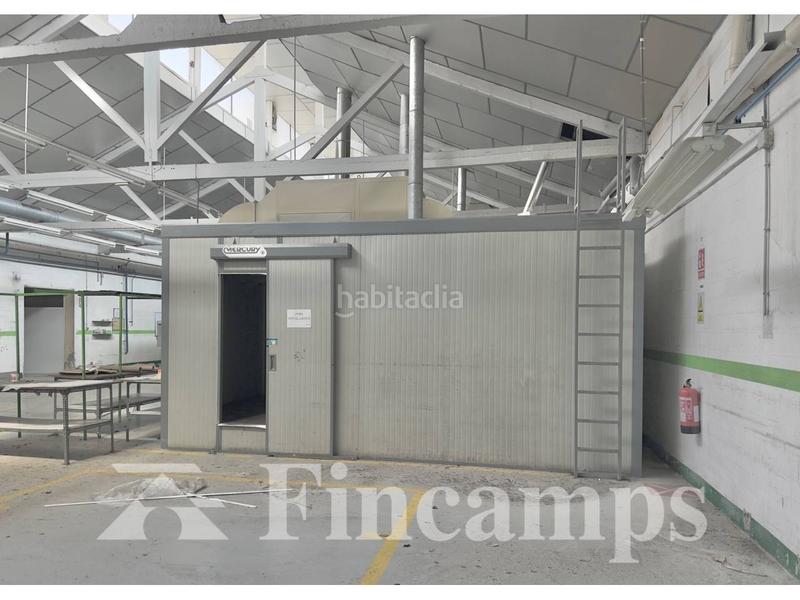 Foto 764ea183-1b47-4938-a2bc-944ae77a8563. Capannone industriale in joaquim borràs 1 in Castellbell i el Vilar