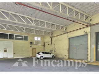 Capannone industriale in Joaquim borràs 1. Nave industrial en venta en castellbell i el vilar