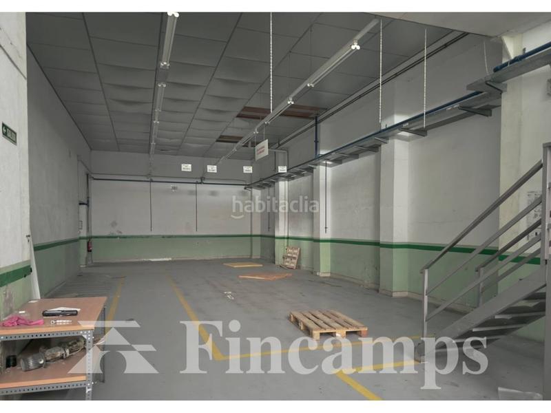 Foto d24af2de-2f6a-4e08-a025-ef3a6d1dc326. Capannone industriale in joaquim borràs 1 in Castellbell i el Vilar