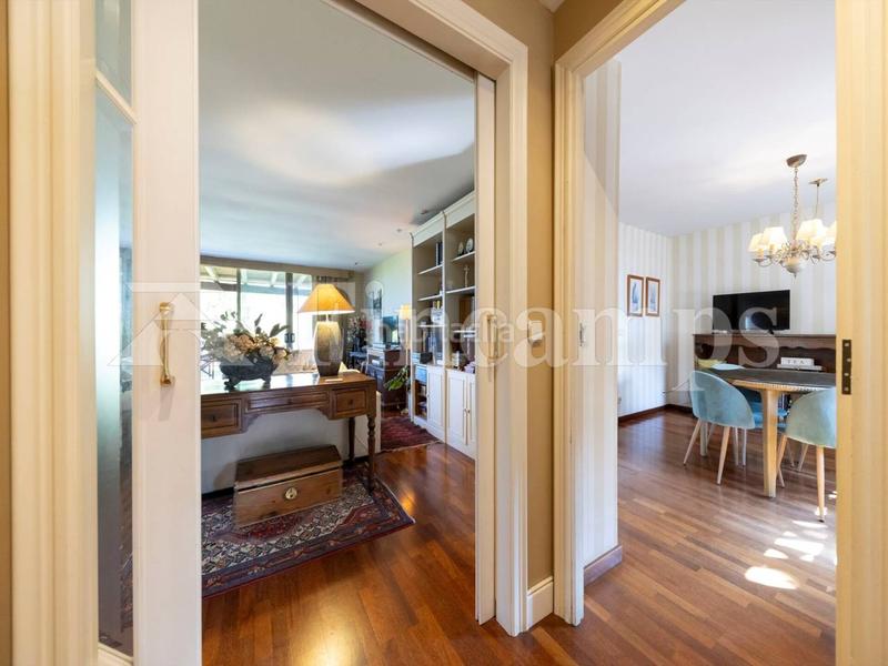 Foto 1b34ba53-5ede-4a70-83d7-d36b9b82f2b0. Casa con riscaldamento parcheggio piscina in Bellaterra