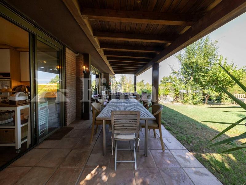 Foto 4e06516e-d588-421b-b19a-2f67c706e5a7. Casa con riscaldamento parcheggio piscina in Bellaterra