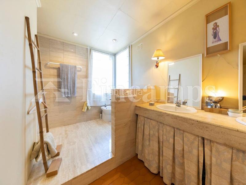 Foto 670c6520-6e53-4255-aa48-a79f53d6c921. Casa con riscaldamento parcheggio piscina in Bellaterra