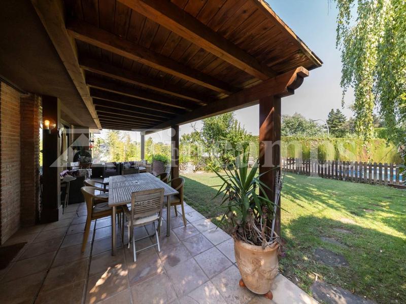 Foto 6908429c-00de-4e02-8de6-464723f435c8. Casa con riscaldamento parcheggio piscina in Bellaterra