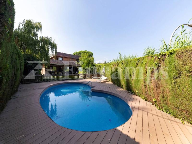 Foto 79ca731e-d632-4428-9299-b43dd0a22471. Casa con riscaldamento parcheggio piscina in Bellaterra