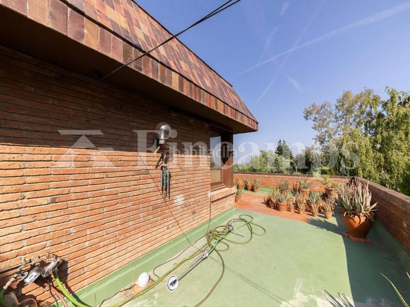 Foto 88e39d3e-b73d-49f8-99ff-dc8dc1bf4427. Casa con riscaldamento parcheggio piscina in Bellaterra