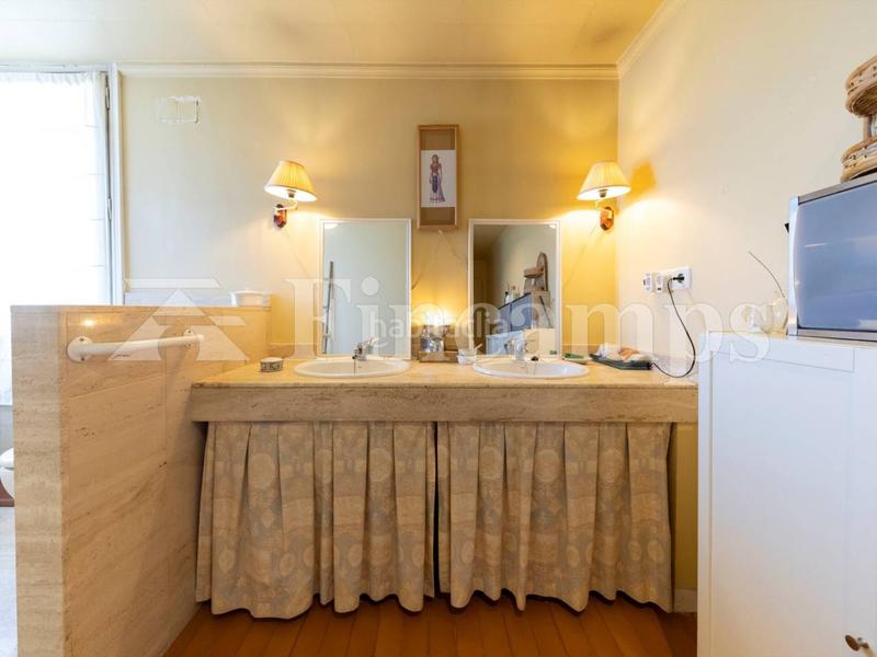 Foto 9bf34681-1b0e-4df4-ab5d-1ad9f615d6fc. Casa con riscaldamento parcheggio piscina in Bellaterra