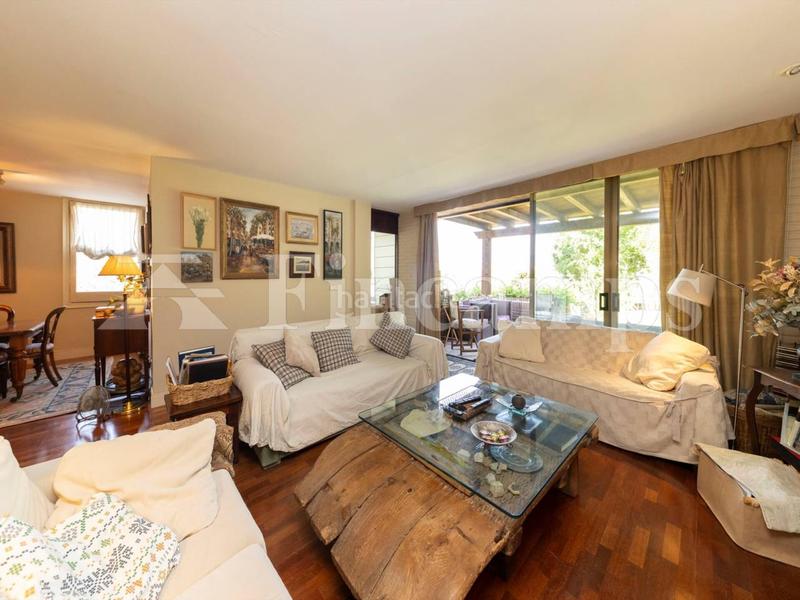 Foto e0b1145b-c8b5-45c4-b706-e841f4982b66. Casa con riscaldamento parcheggio piscina in Bellaterra