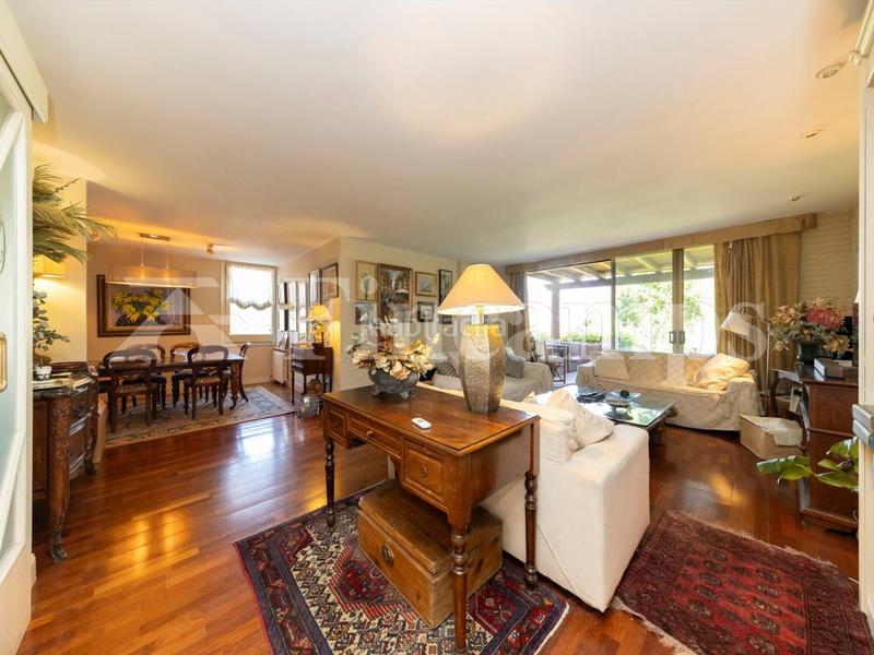 Foto e4f34854-607e-4c27-81dc-57ab68db158f. Casa con riscaldamento parcheggio piscina in Bellaterra