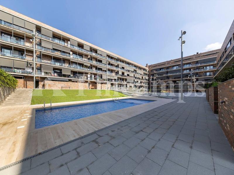 Foto 9a269e77-7543-4f8a-b3a3-e0e064e04310. Appartement avec parking piscine dans Can Gambús Sabadell