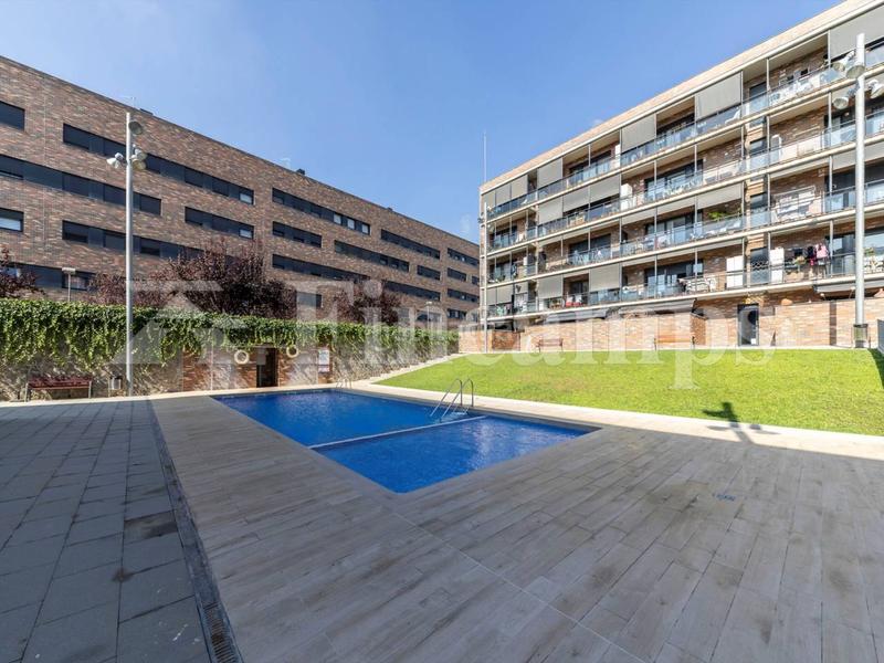 Foto b27ec093-06bb-4d84-a54d-d29bfe406c7c. Appartement avec parking piscine dans Can Gambús Sabadell