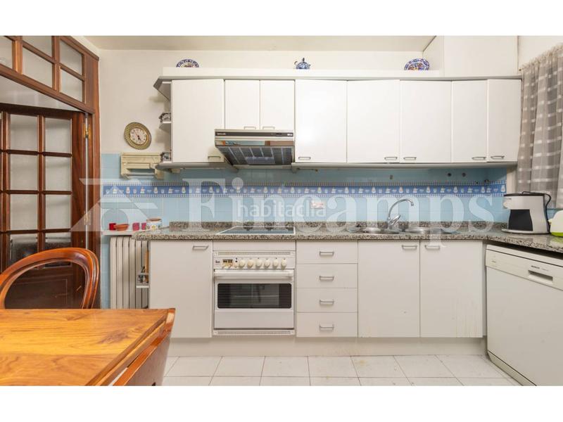 Foto cbc7ab90-7ff8-42da-a311-cdd5c6577925. Casa  con garaje y buhardilla en Creu de Barberà Sabadell