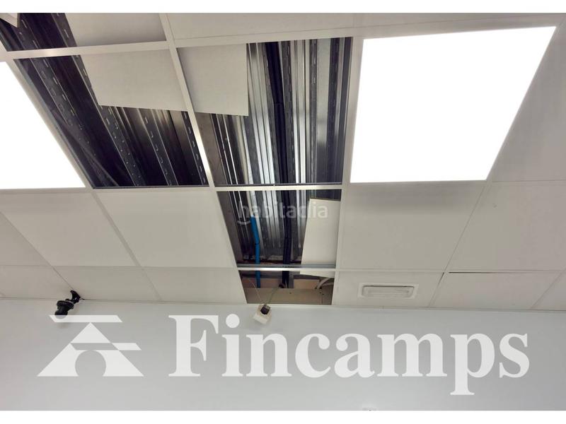 Foto 4e0fbfbe-d8bd-4b79-b6d1-e06246db3e85. Lloguer local comercial a Centre Sabadell