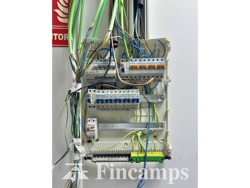 Foto 64de727a-9537-42ee-990b-43ab3ca36ab9. Lloguer local comercial a Centre Sabadell