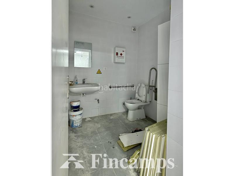 Foto 809889d0-3ecd-4959-8383-80e5467fd217. Lloguer local comercial a Centre Sabadell