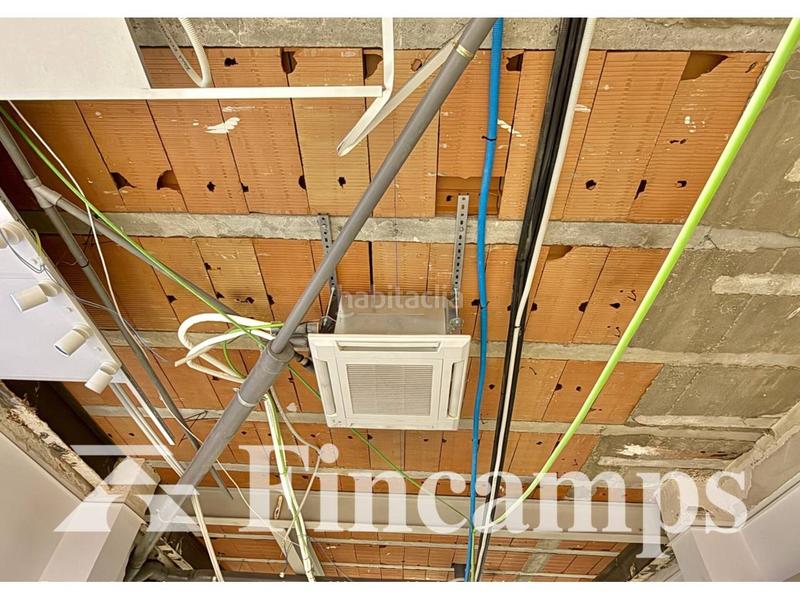 Foto c8aeda25-be48-462d-a04b-998b059af46b. Lloguer local comercial a Centre Sabadell