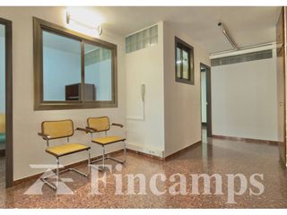 Location Bureau à Calle sant joan 4. Oficina en alquiler en centre