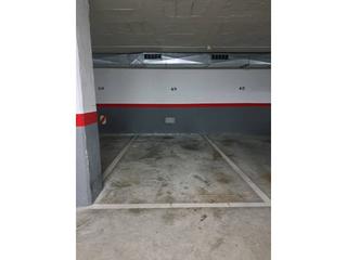 Miete Autoparkplatz  Escola pia. Parking en alquiler en gràcia