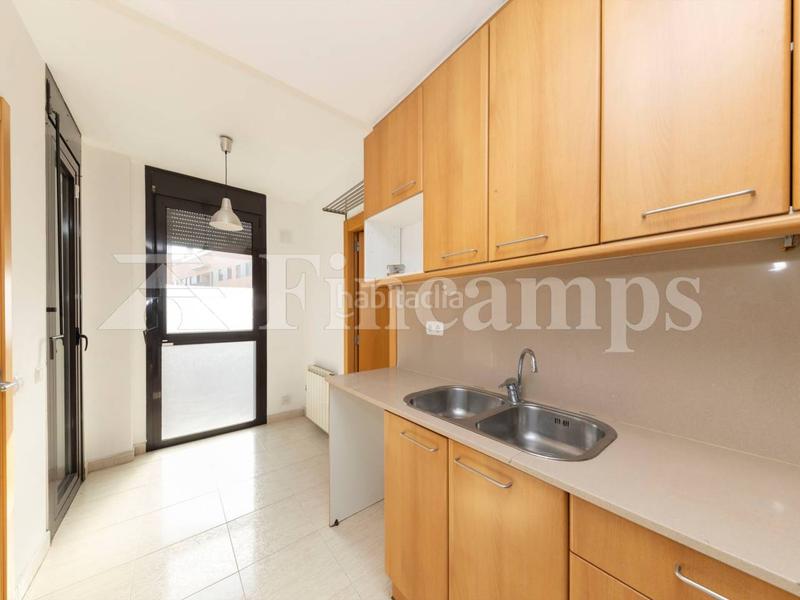 Foto 292a22e8-7a15-4704-ba38-088ff4924a08. Piso  seminuevo de tres habitaciones con parking y trastero en gracia en Sabadell