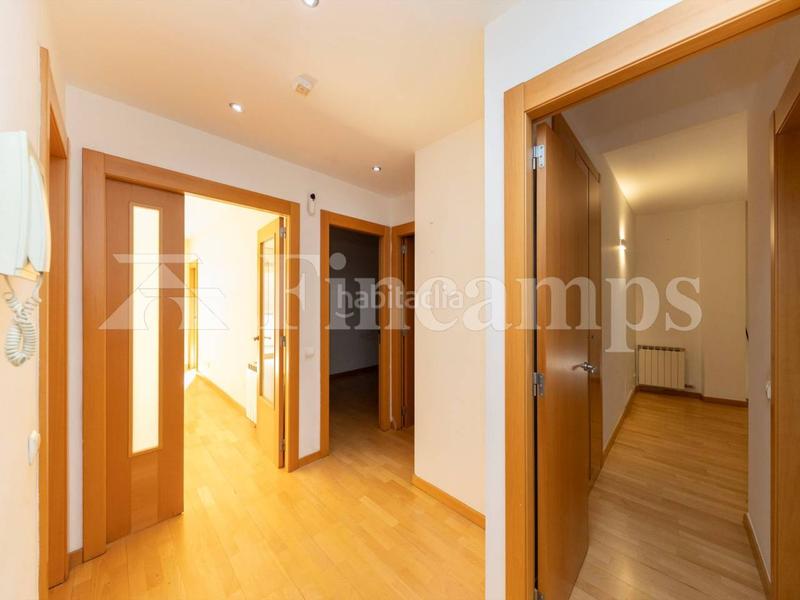 Foto 5b0cf735-e0d1-46df-b32f-514d553215c8. Piso  seminuevo de tres habitaciones con parking y trastero en gracia en Sabadell