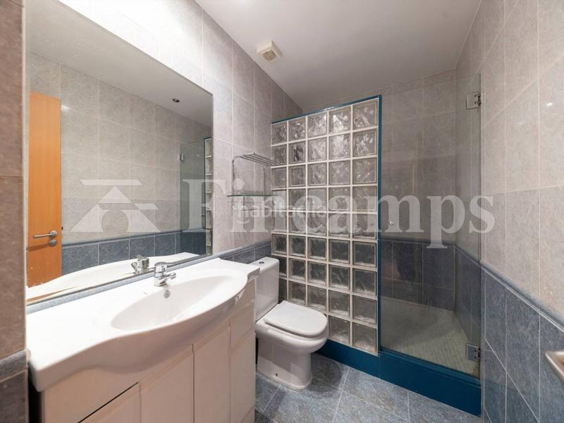 Foto 60f0bb11-019b-4740-a819-36ede5185adb. Piso  seminuevo de tres habitaciones con parking y trastero en gracia en Sabadell