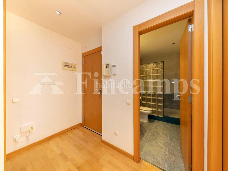 Foto 6b52fdb0-2abf-494f-b9af-e1f24008553f. Piso  seminuevo de tres habitaciones con parking y trastero en gracia en Sabadell