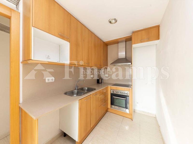 Foto a1578909-dab5-49bf-b052-41107a90a73c. Piso  seminuevo de tres habitaciones con parking y trastero en gracia en Sabadell