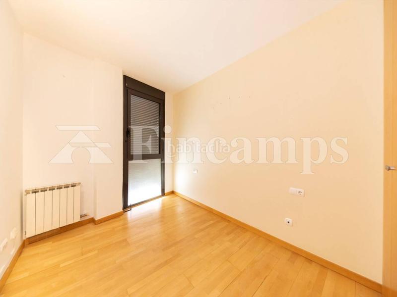 Foto aacfa0b5-a795-4ebe-a5d1-c5035b6c59a8. Piso  seminuevo de tres habitaciones con parking y trastero en gracia en Sabadell